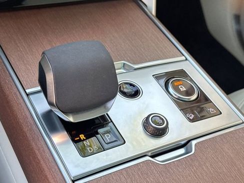 Certified 2023 Land Rover Range Rover SE image 21