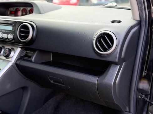 Used 2009 Scion xB FWD image 61
