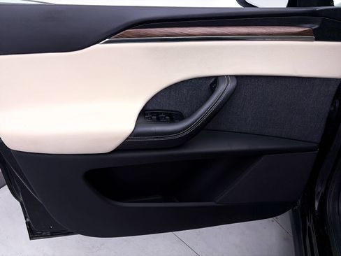 Used 2022 Tesla Model X AWD/4WD image 17