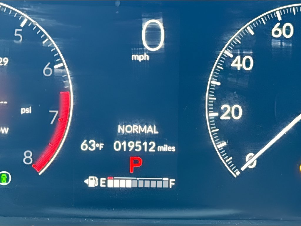 Used 2025 Honda Pilot Touring image 12