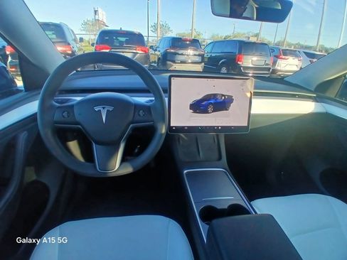Used 2022 Tesla Model Y Long Range AWD/4WD image 23
