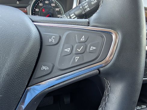 Used 2024 Chevrolet Equinox Premier image 23