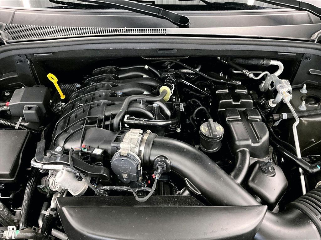 Used 2025 Dodge Durango GT AWD/4WD image 33