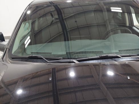 Used 2019 RAM 1500 Classic SLT AWD/4WD image 5