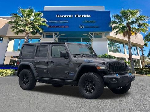 Used 2024 Jeep Wrangler Unlimited AWD/4WD image 2