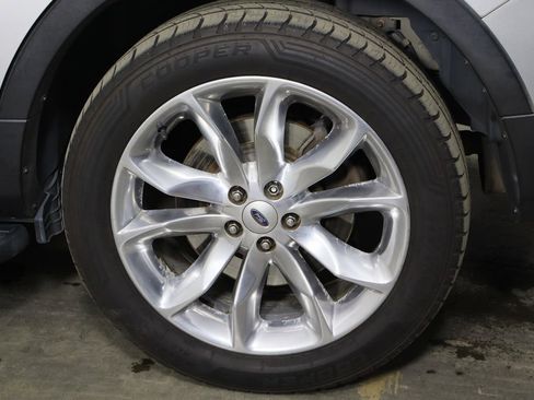 Used 2014 Ford Explorer XLT w/ Equipment Group 202A image 37