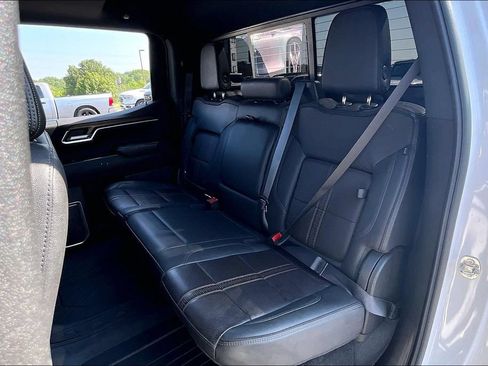 Used 2022 Chevrolet Silverado 1500 High Country w/ High Country Premium Package AWD/4WD image 23