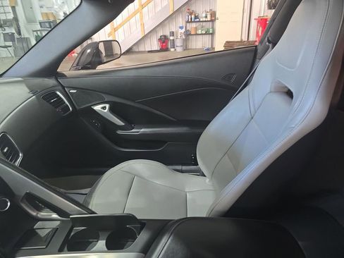 Used 2015 Chevrolet Corvette Stingray Coupe image 12