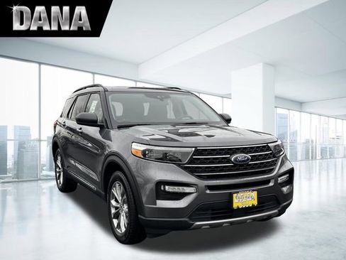 Certified 2022 Ford Explorer XLT w/ Equipment Group 202A image 1