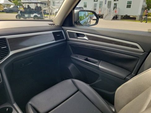 Used 2018 Volkswagen Atlas SE FWD image 14