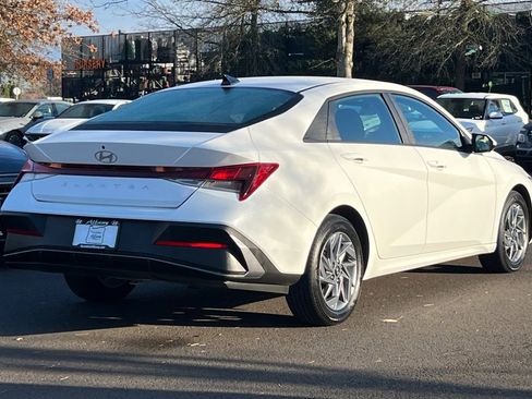Certified 2024 Hyundai Elantra SEL image 4