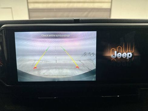 Used 2024 Jeep Wrangler Unlimited Sport AWD/4WD image 24