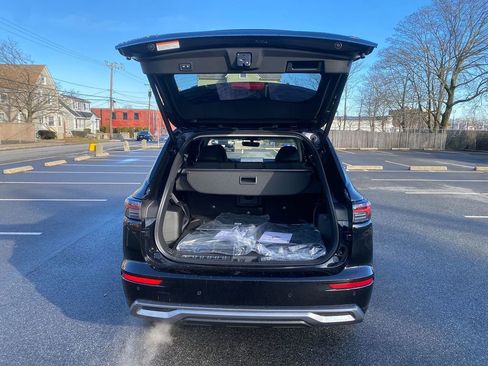 New 2025 Mitsubishi Outlander SE image 24