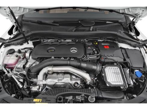 Used 2024 Mercedes-Benz GLA 250 image 12