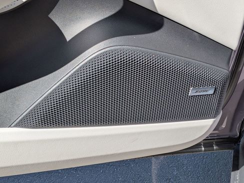 New 2026 Porsche Macan Electric image 16