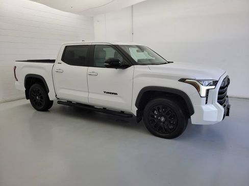 Used 2026 Toyota Tundra Limited AWD/4WD image 4
