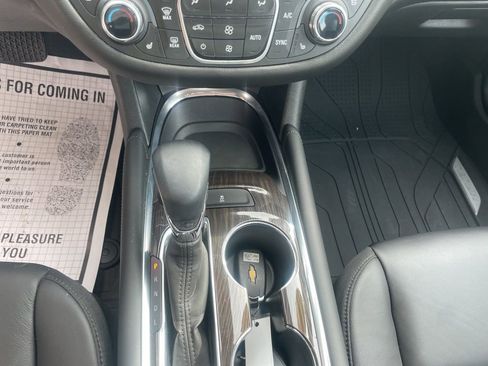 Used 2023 Chevrolet Malibu LT w/ LPO, Floor Liner Package FWD image 40