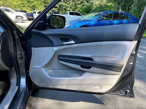 Used 2010 Honda Accord LX image 25