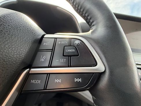 Used 2023 Toyota Highlander Limited image 22