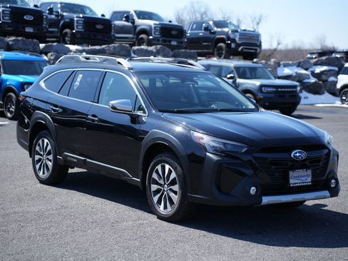 Used 2023 Subaru Outback Touring XT AWD/4WD image 3