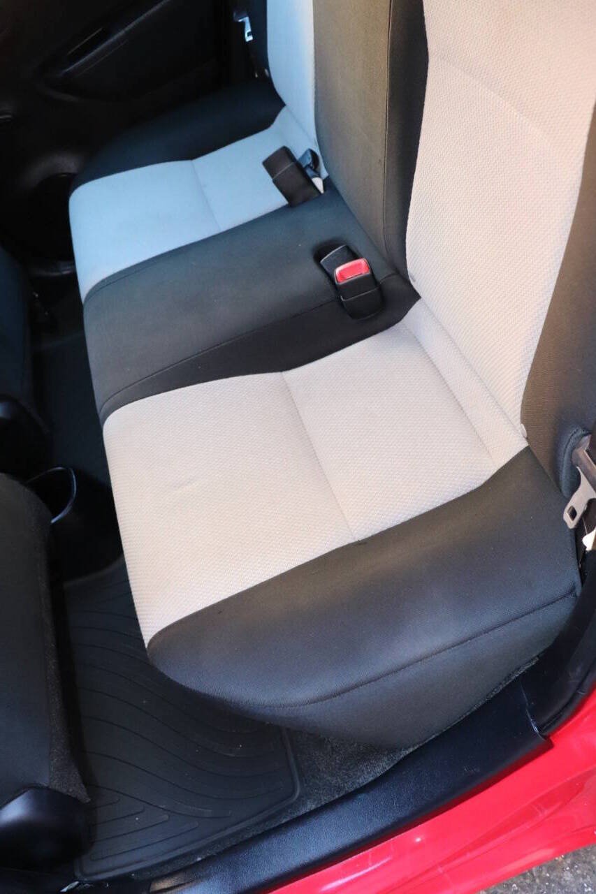 Used 2014 Toyota Yaris L FWD image 35