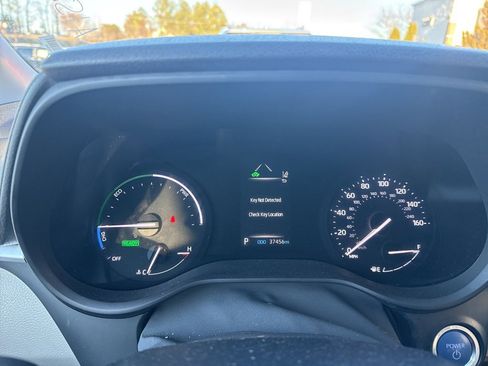 Used 2024 Toyota Sienna LE image 8