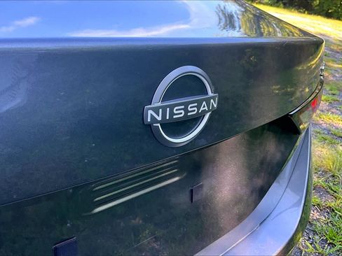 Used 2024 Nissan Sentra SV FWD image 31
