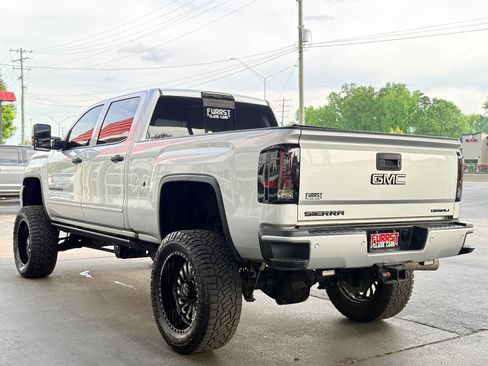 Used 2017 GMC Sierra 2500 Denali w/ Duramax Plus Package image 5