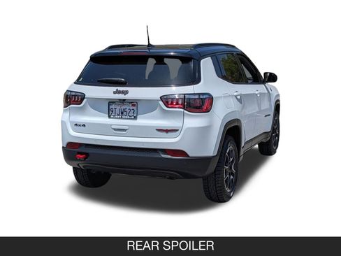 Used 2024 Jeep Compass Trailhawk AWD/4WD image 8