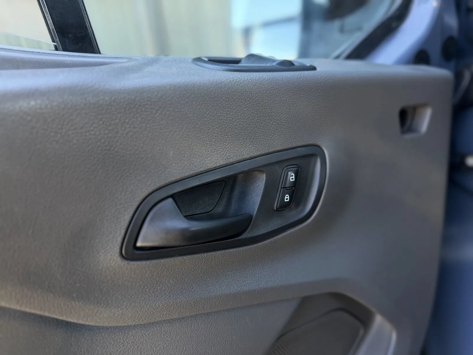Used 2021 Ford Transit 350 DRW RWD image 21