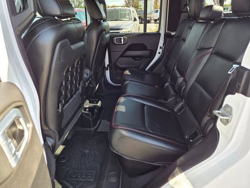 Used 2021 Jeep Gladiator Rubicon AWD/4WD image 22