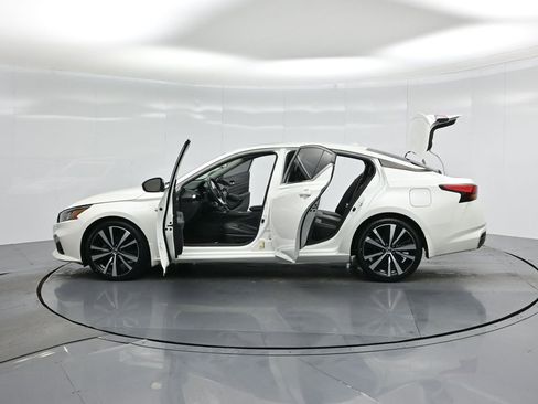 Used 2022 Nissan Altima 2.0 SR image 34