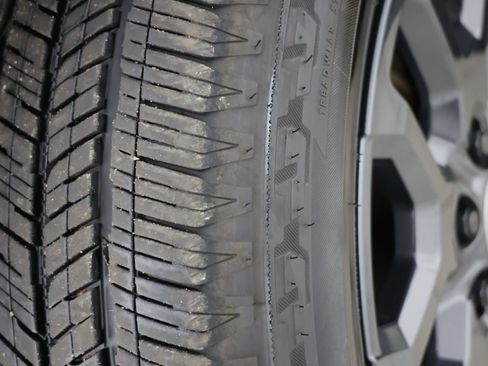 Used 2025 Toyota Sequoia Platinum image 16