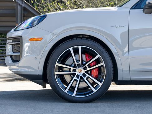 New 2026 Porsche Cayenne S AWD/4WD image 13