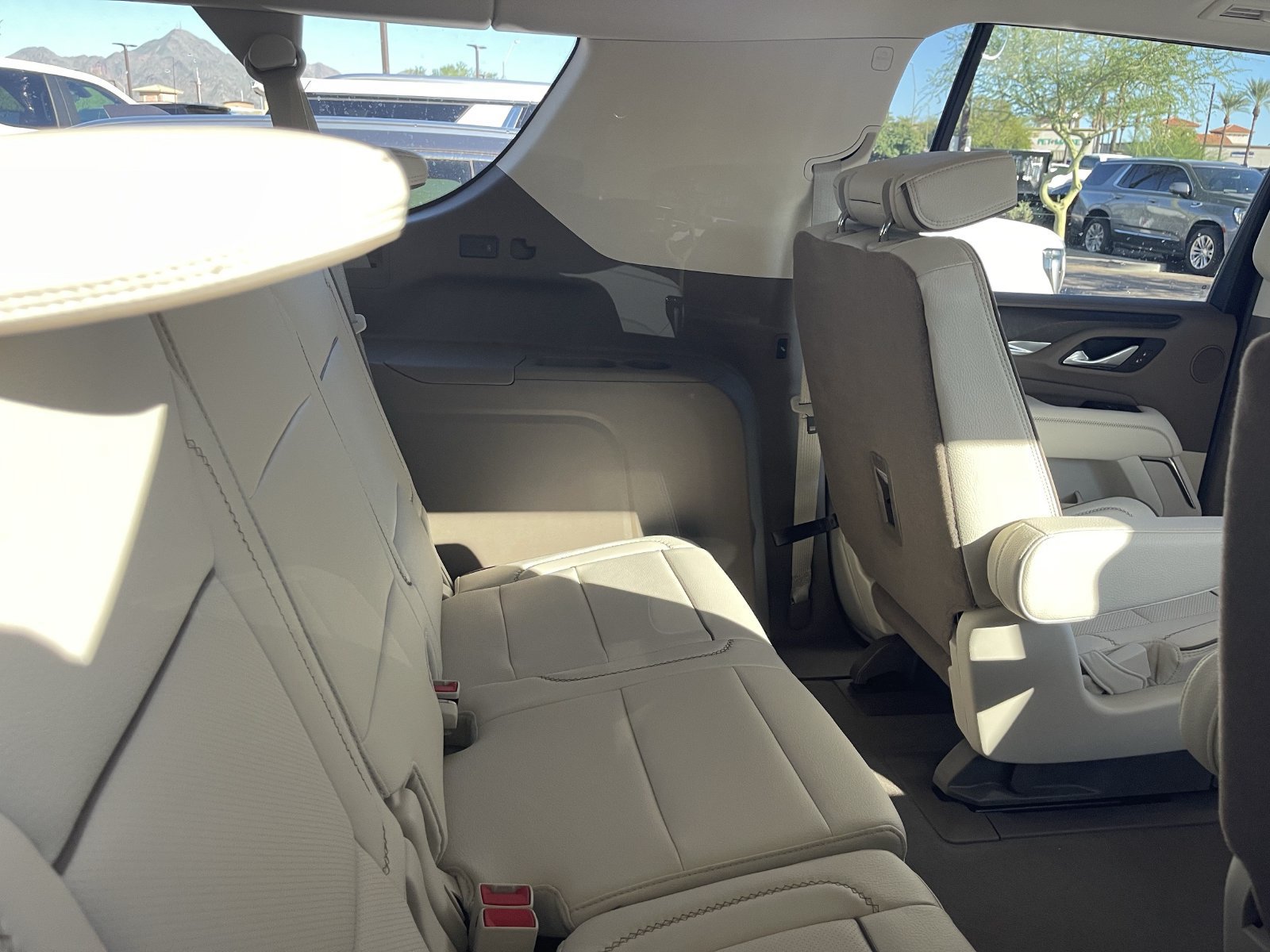 Used 2024 GMC Yukon XL Denali AWD/4WD image 10