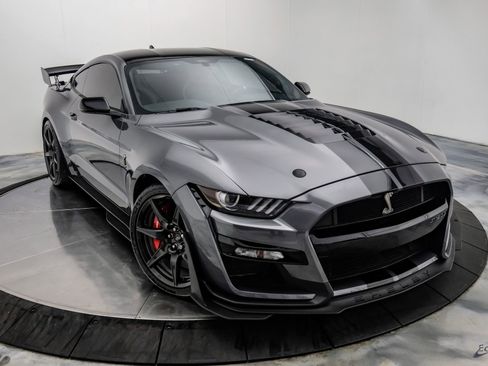 Used 2021 Ford Mustang Shelby GT500 w/ Carbon Fiber Track Pack RWD image 30