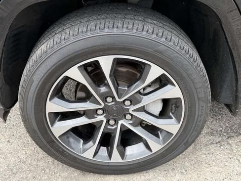 Used 2022 Jeep Grand Cherokee Overland AWD/4WD image 7