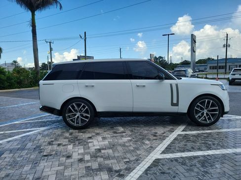 Certified 2025 Land Rover Range Rover Long Wheelbase SE AWD/4WD image 6