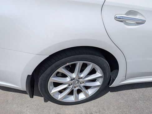 Used 2015 Toyota Avalon Limited FWD image 10