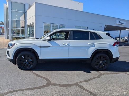 New 2026 Volkswagen Atlas Cross Sport SE FWD image 8