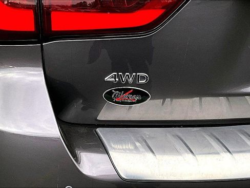 Used 2024 INFINITI QX80 Luxe image 9