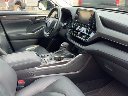 Used 2020 Toyota Highlander Limited AWD/4WD image 18