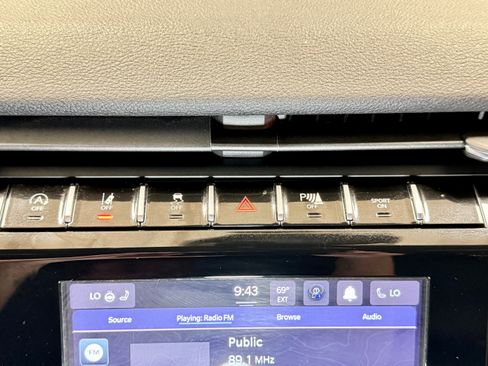 Used 2023 Jeep Grand Cherokee Altitude AWD/4WD image 28