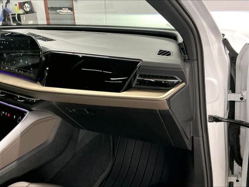 Certified 2025 Audi Q5 Premium Plus w/ Premium Plus image 19