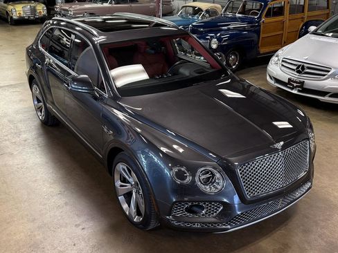 Used 2018 Bentley Bentayga image 4