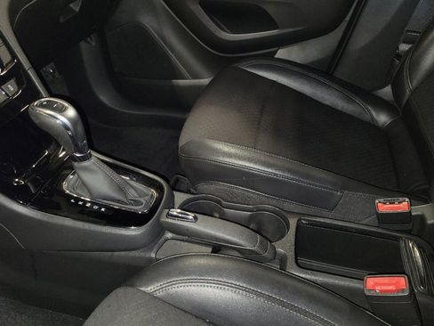 Used 2020 Buick Encore Preferred image 26