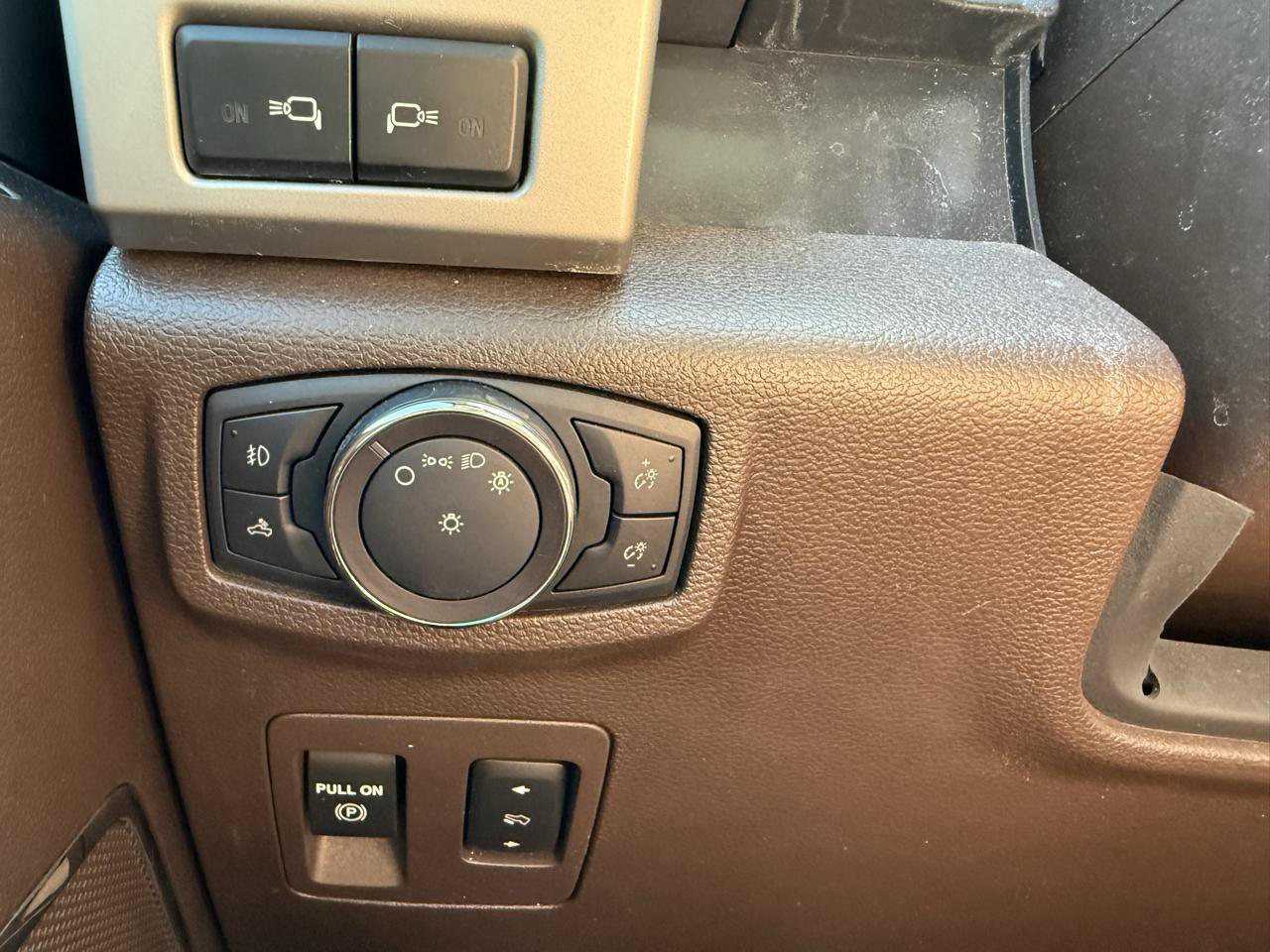 Used 2019 Ford F150 King Ranch w/ Equipment Group 601A Luxury AWD/4WD image 12