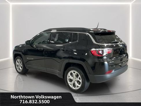Used 2024 Jeep Compass Latitude AWD/4WD image 3