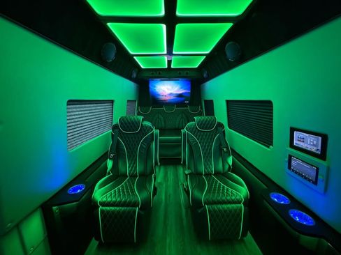 Used 2021 Mercedes-Benz Sprinter 3500 image 30