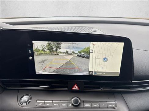 Used 2025 Hyundai Elantra SEL image 13